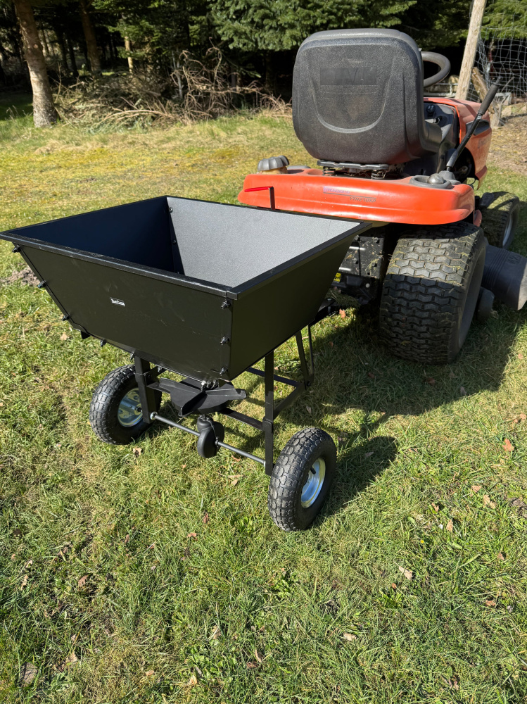 Rozmetadlo hnojiva / rotačný aplikátor hnojiva - ťahaný